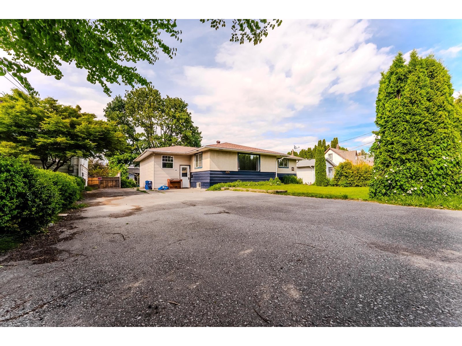 46295 CHILLIWACK CENTRAL ROAD|Chilliwack Proper South, Chilliwack, British Columbia