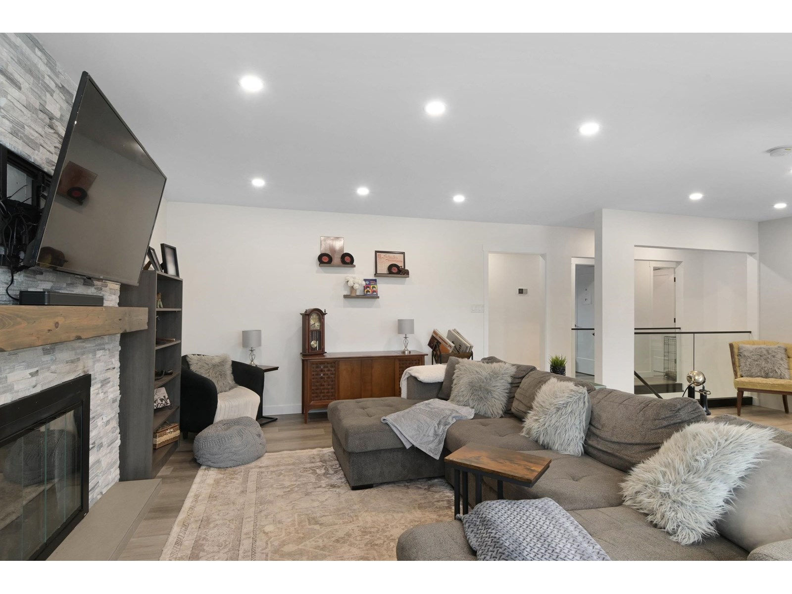 Property at 11852 85A AVENUE image 5