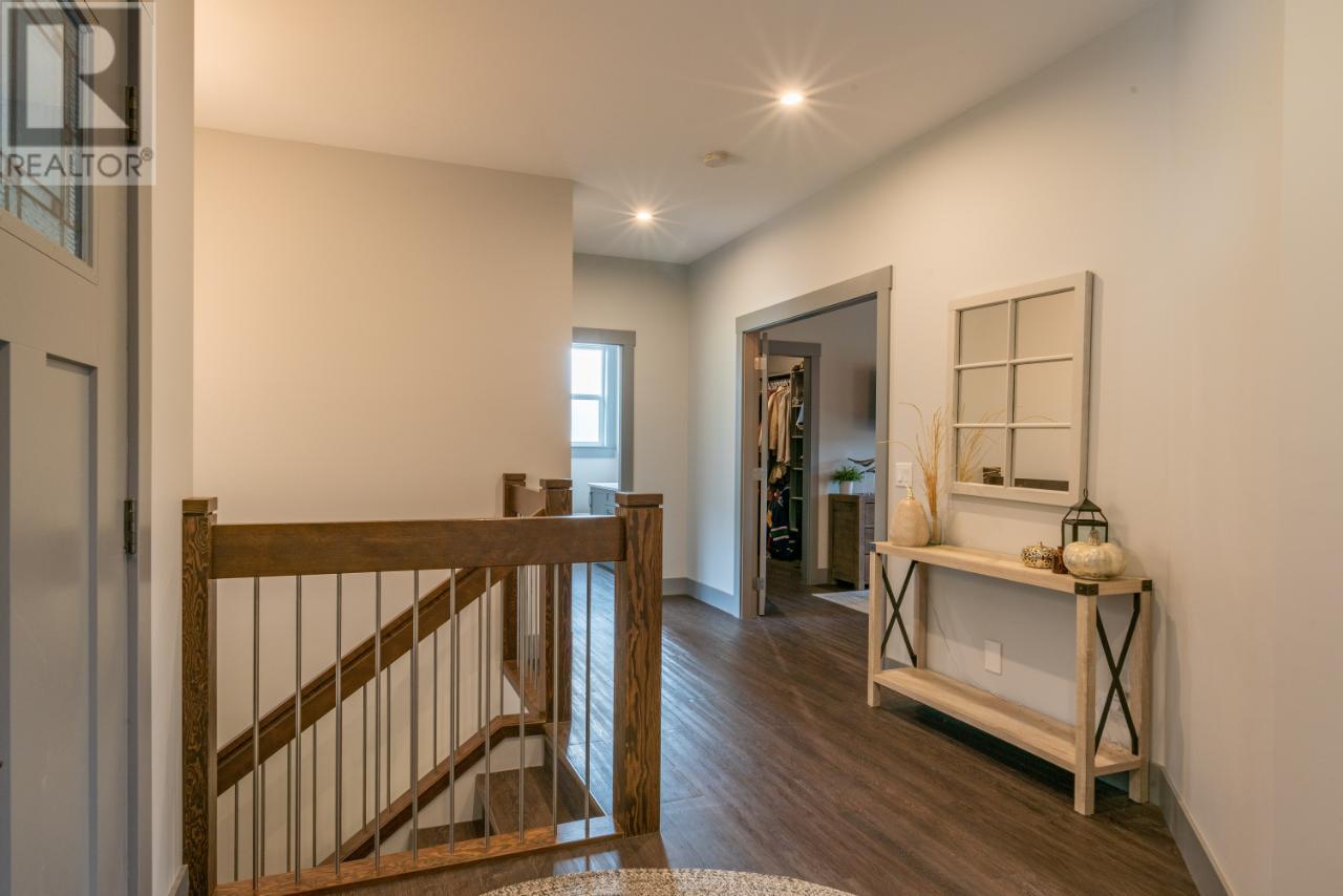 Property at 729 PRAIRIE SOUTH Road image 3