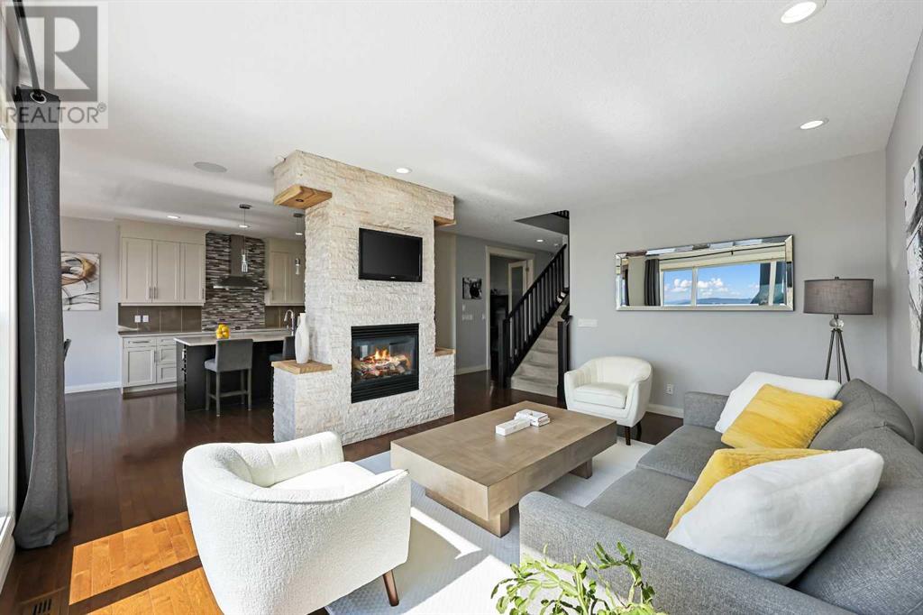 Property at 39 Cranarch Terrace SE image 4