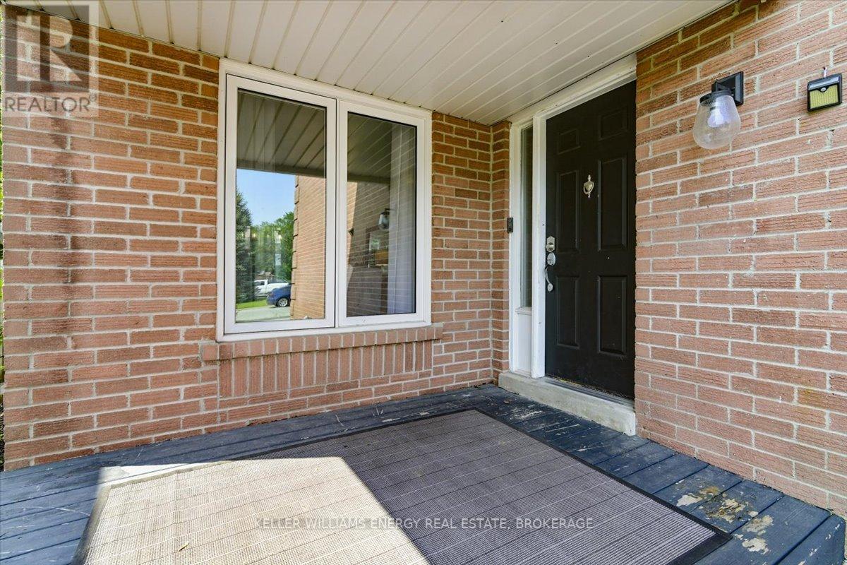 Property at 89 YORKVILLE DRIVE image 2