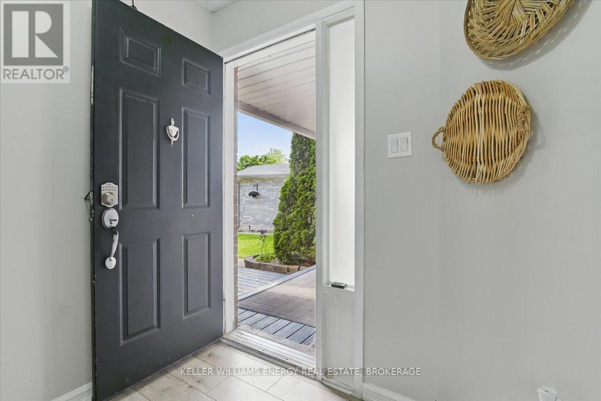 Property at 89 YORKVILLE DRIVE image 3