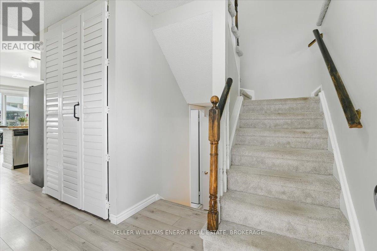 Property at 89 YORKVILLE DRIVE image 4