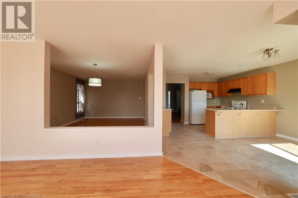 747 Karlsfeld Road, Waterloo, Ontario  N2T 2X2 - Photo 6 - 40720978