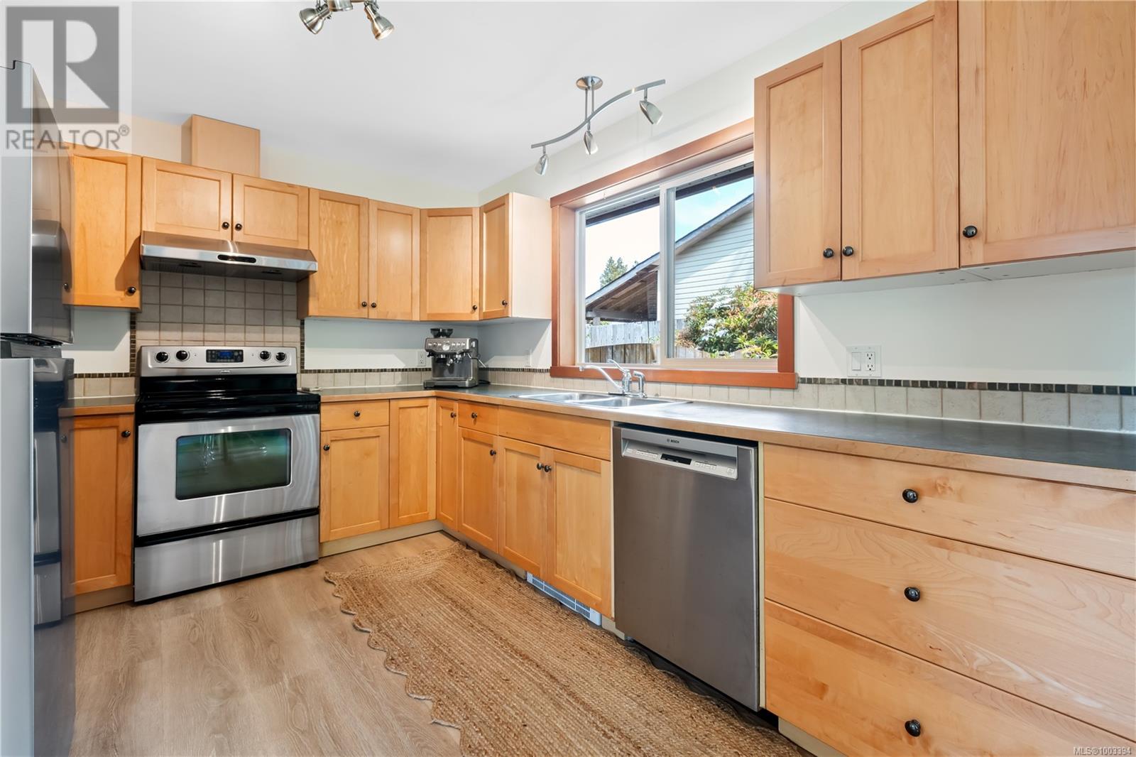 4 1626 Holly Cres, Ucluelet, British Columbia  V0R 3A0 - Photo 7 - 1003394