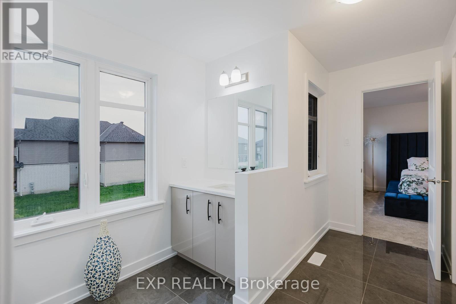 900 Duxbury Lane, Ottawa, Ontario  K4M 0M3 - Photo 38 - X12219797