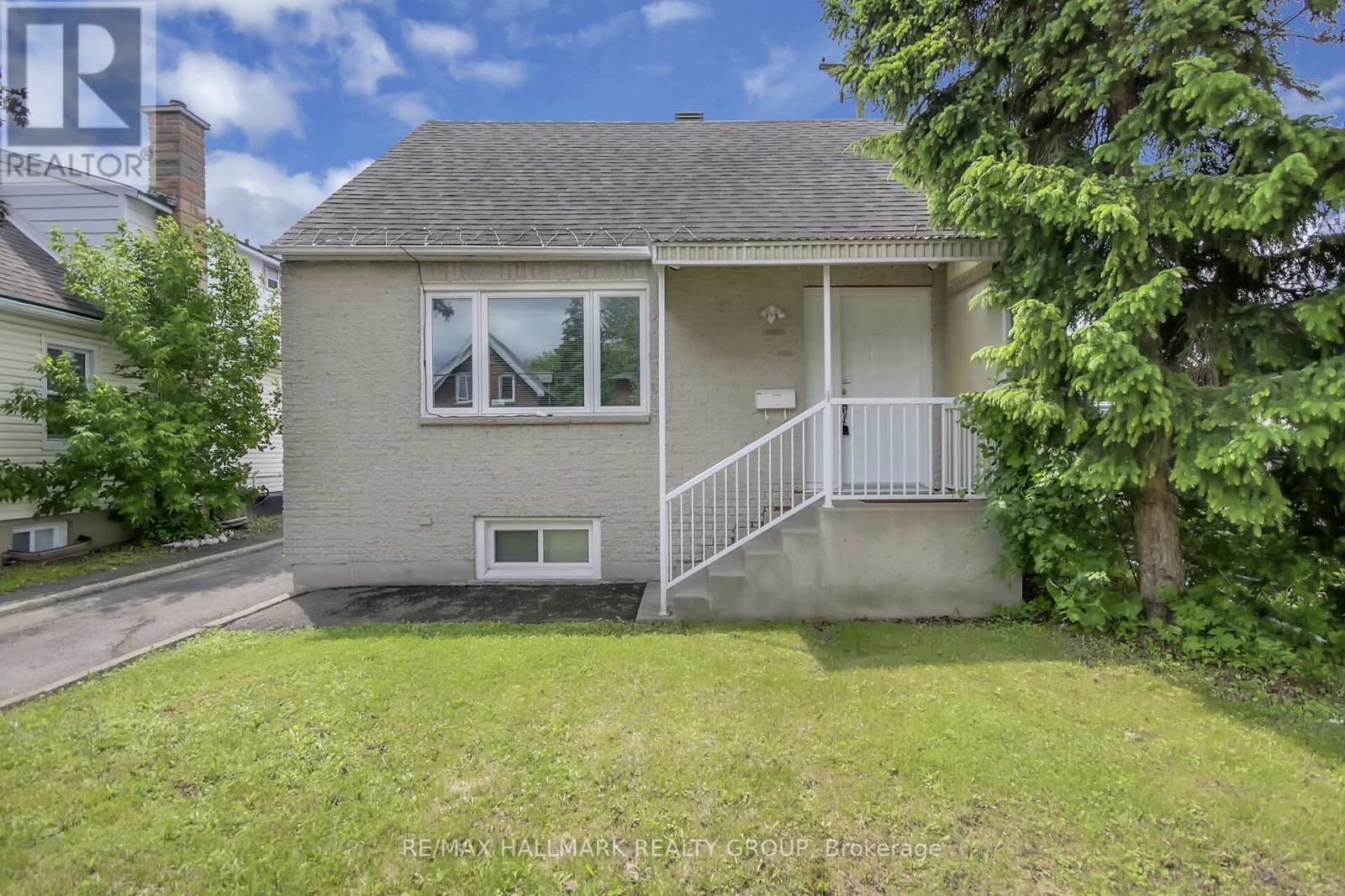 272 Mcarthur Avenue, Ottawa, Ontario  K1L 6P4 - Photo 2 - X12219847