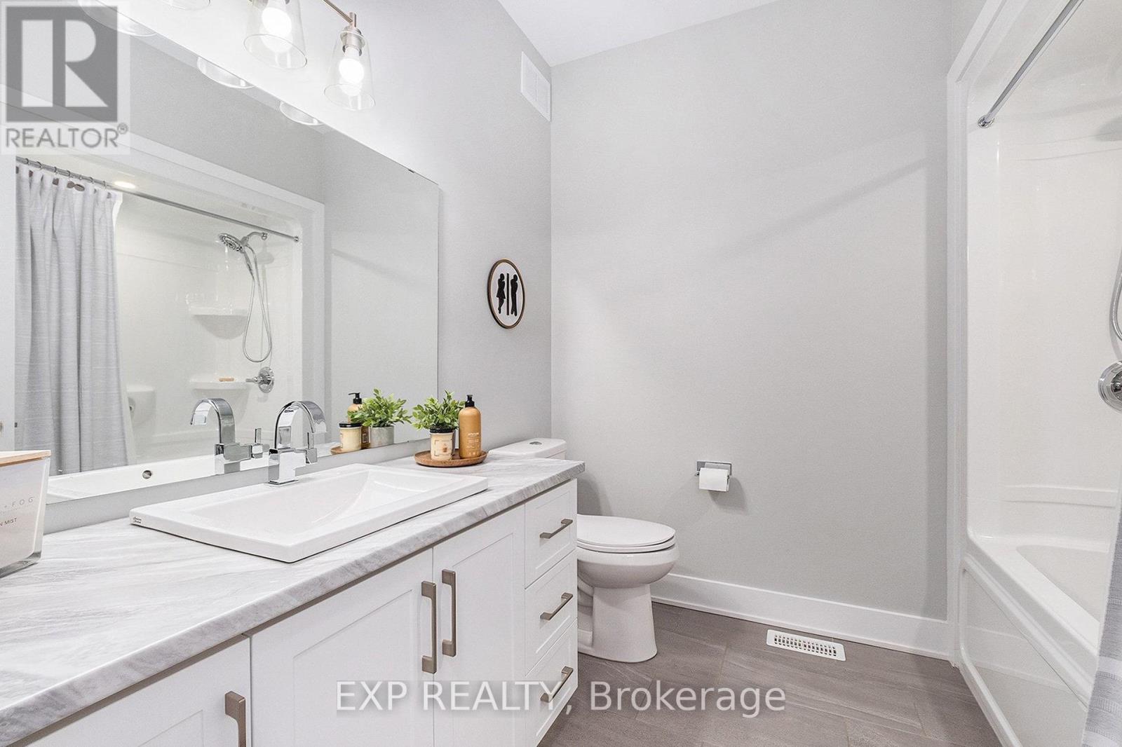 400 Central Park Boulevard, Russell, Ontario  K4R 0C6 - Photo 19 - X12219854