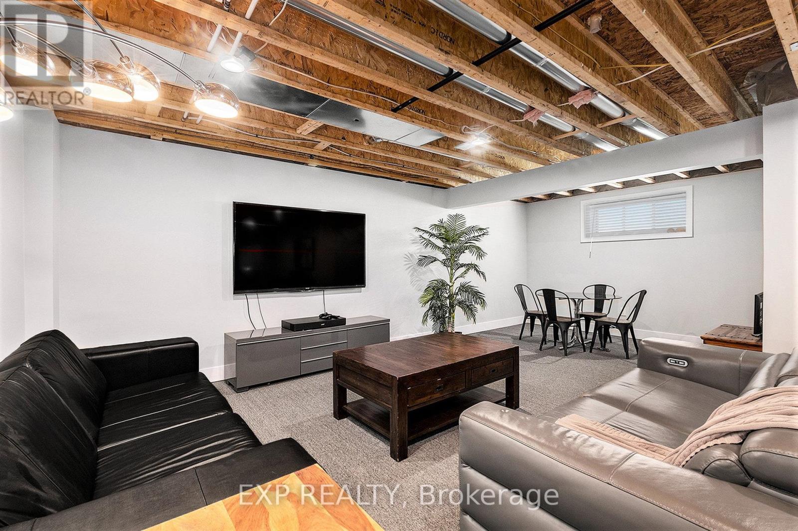 400 Central Park Boulevard, Russell, Ontario  K4R 0C6 - Photo 21 - X12219854
