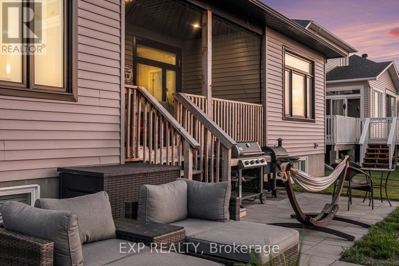 400 Central Park Boulevard, Russell, Ontario  K4R 0C6 - Photo 29 - X12219854