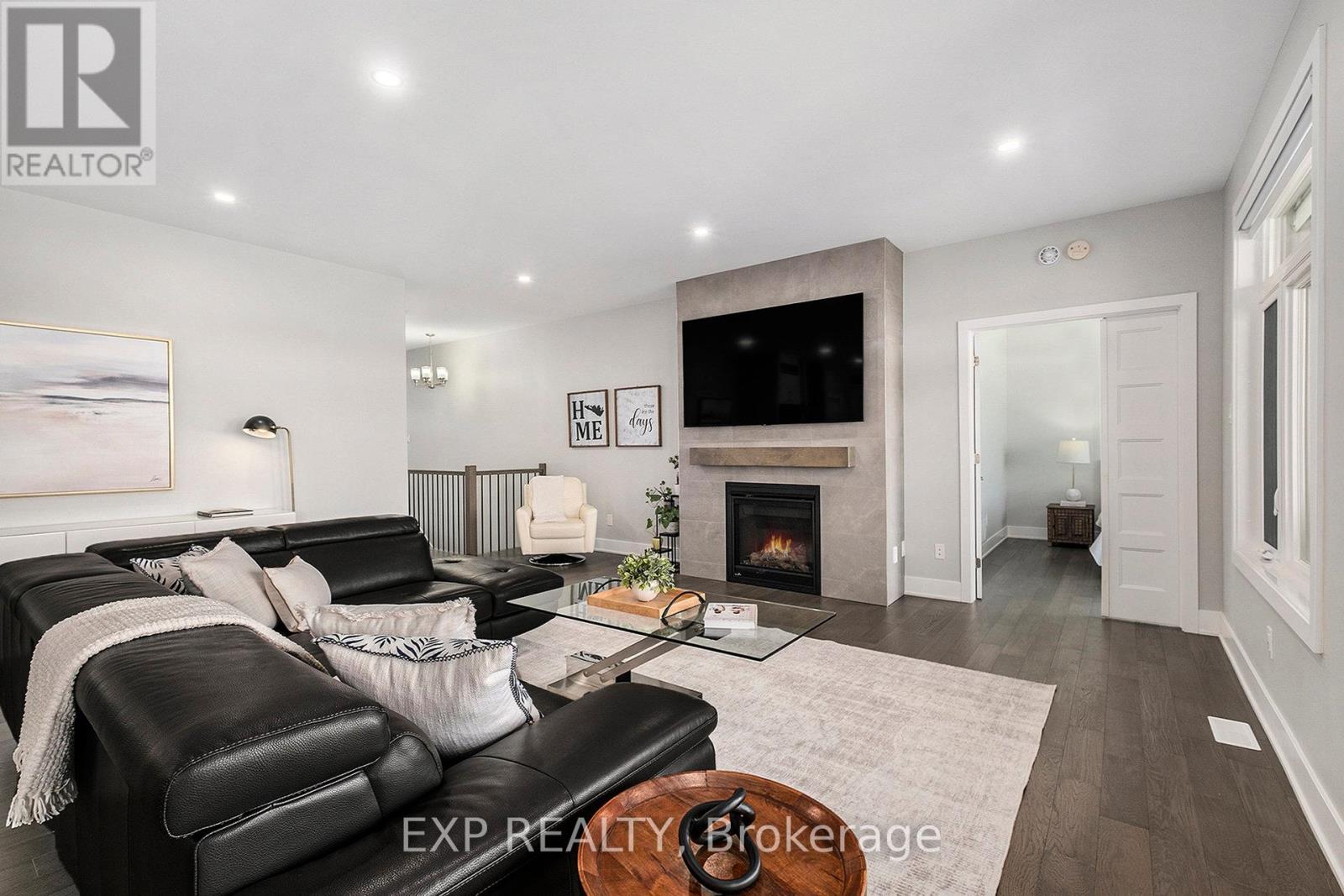 400 Central Park Boulevard, Russell, Ontario  K4R 0C6 - Photo 5 - X12219854