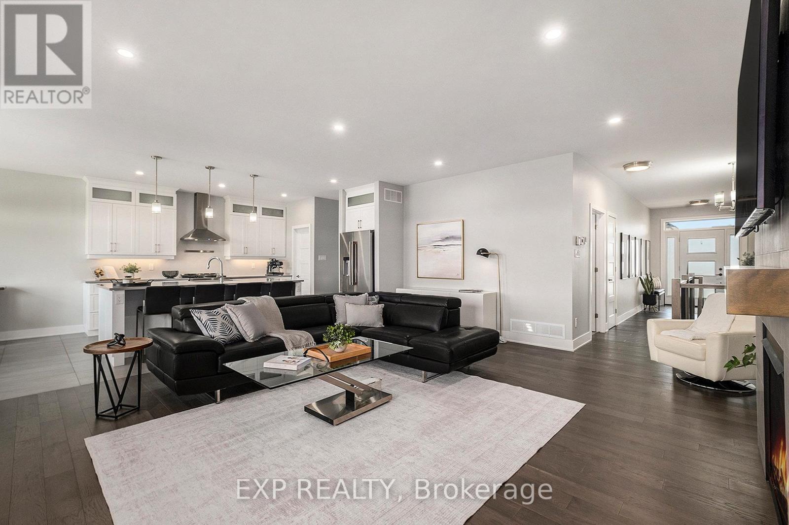 400 Central Park Boulevard, Russell, Ontario  K4R 0C6 - Photo 6 - X12219854