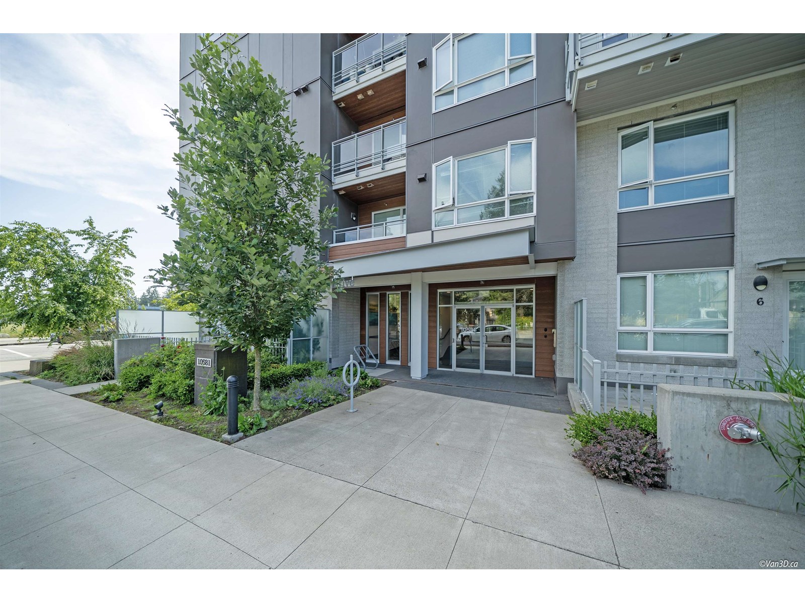319 10581 140 STREET, surrey, British Columbia