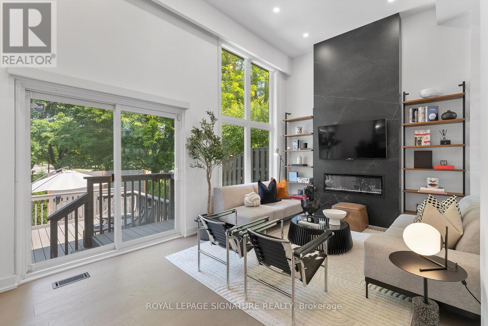 36 FARMSTEAD ROAD, Toronto, Ontario