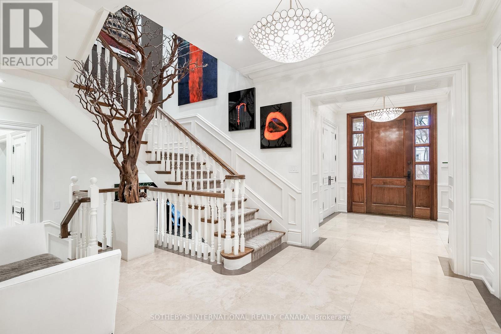 Property at 6 BAYVIEW WOOD image 2