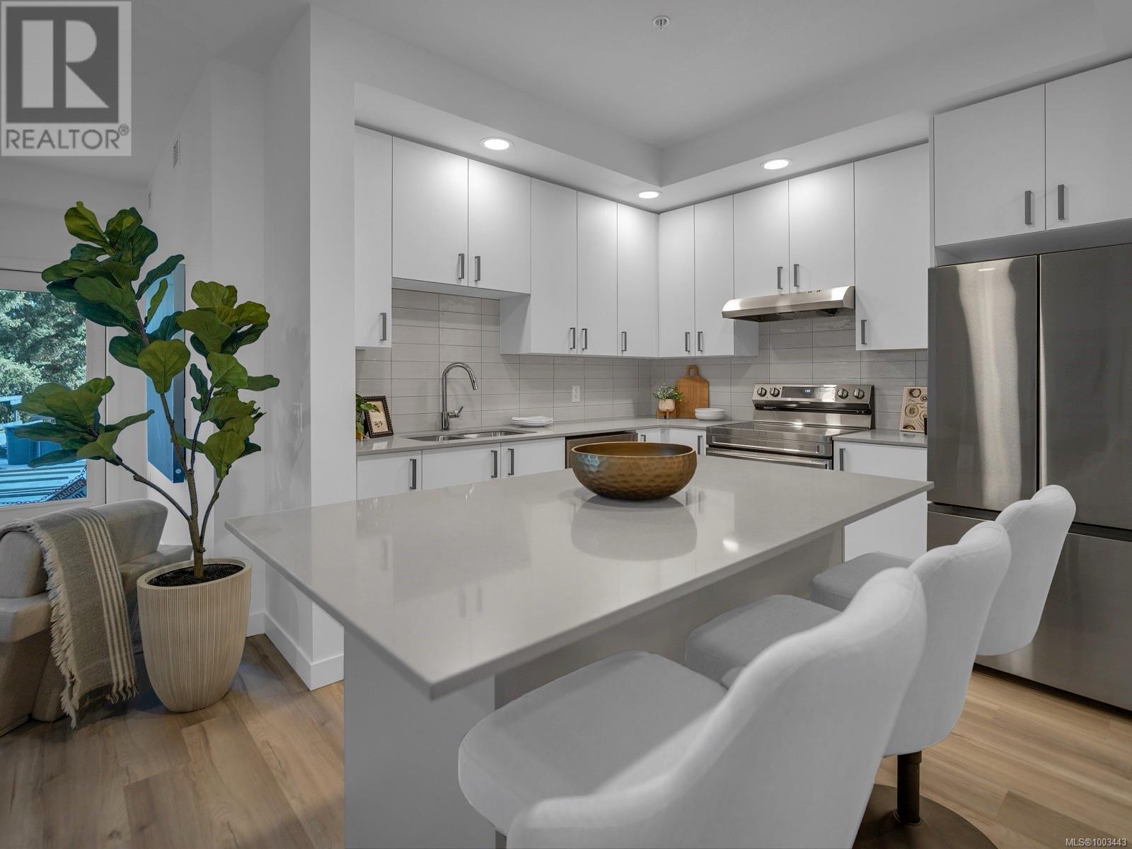 319 2390 City Gate Blvd, Langford, British Columbia