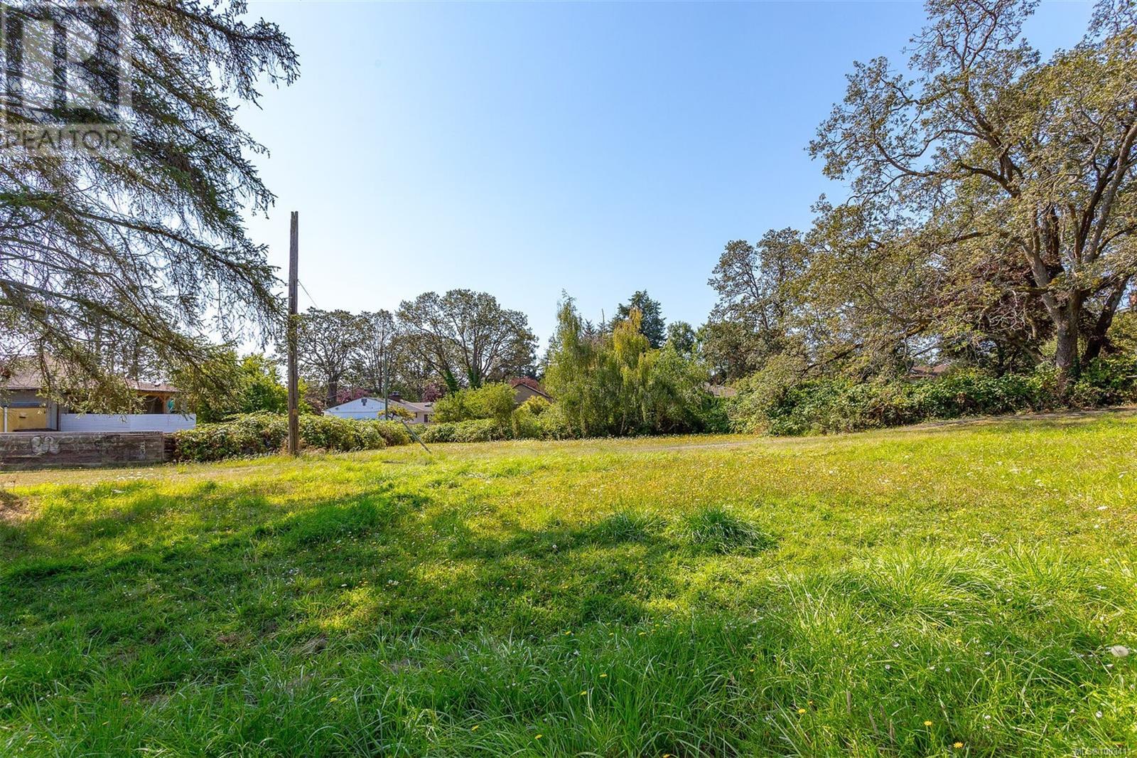 3494 Cedar Hill Rd, Saanich, British Columbia  V8P 3Z1 - Photo 14 - 1003411