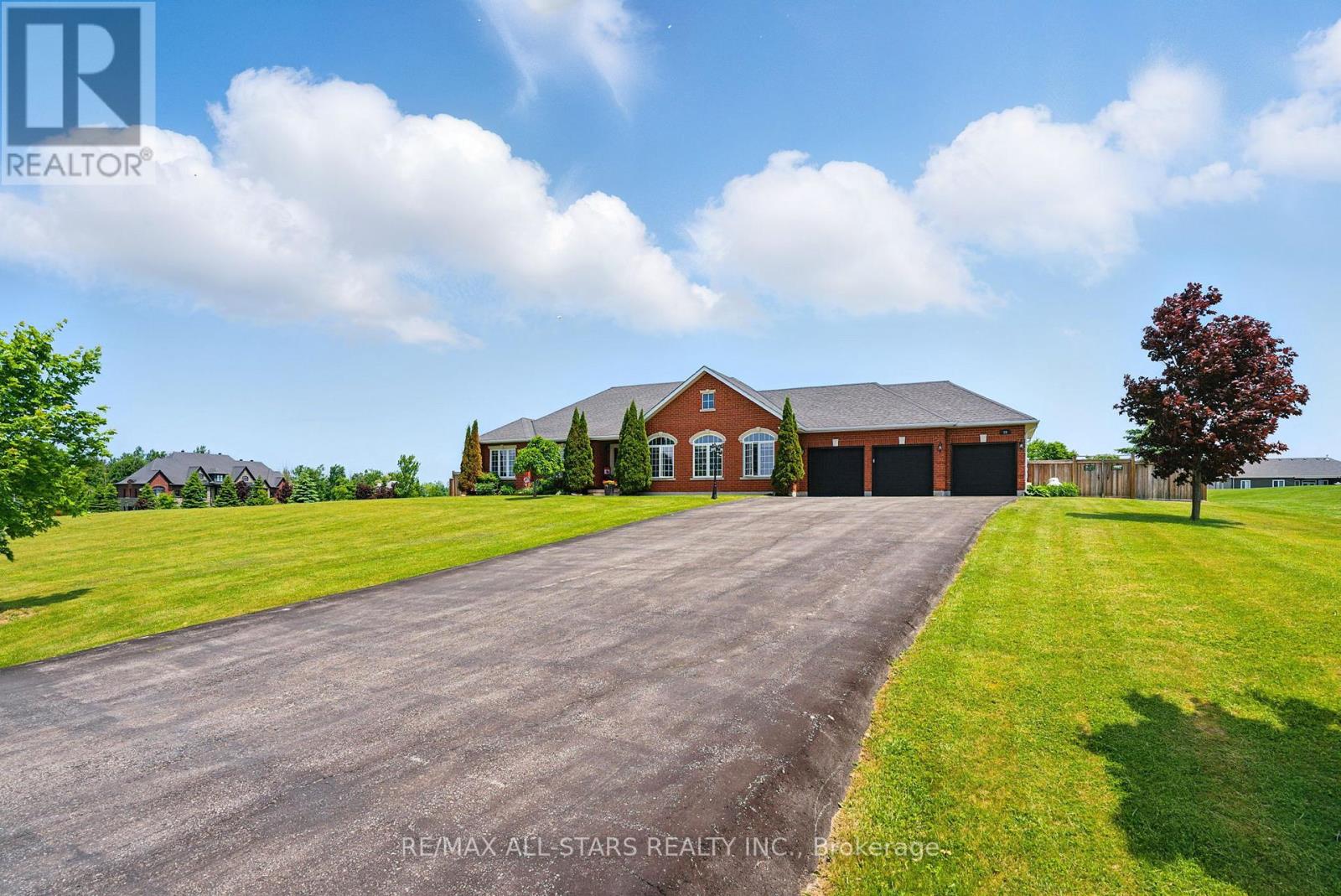 28 BAGSHAW CRESCENT, Uxbridge, Ontario