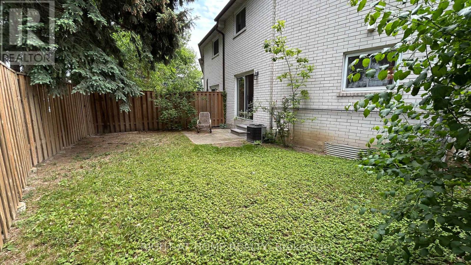 Property at 327 - 26 NILES WAY image 4
