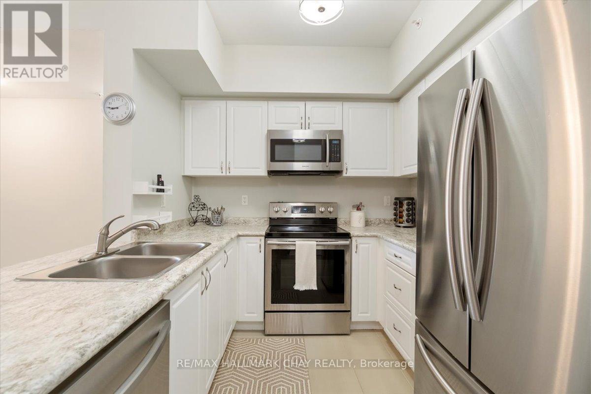 404 - 295 Cundles Road E, Barrie, Ontario  L4M 0K8 - Photo 12 - S12219561