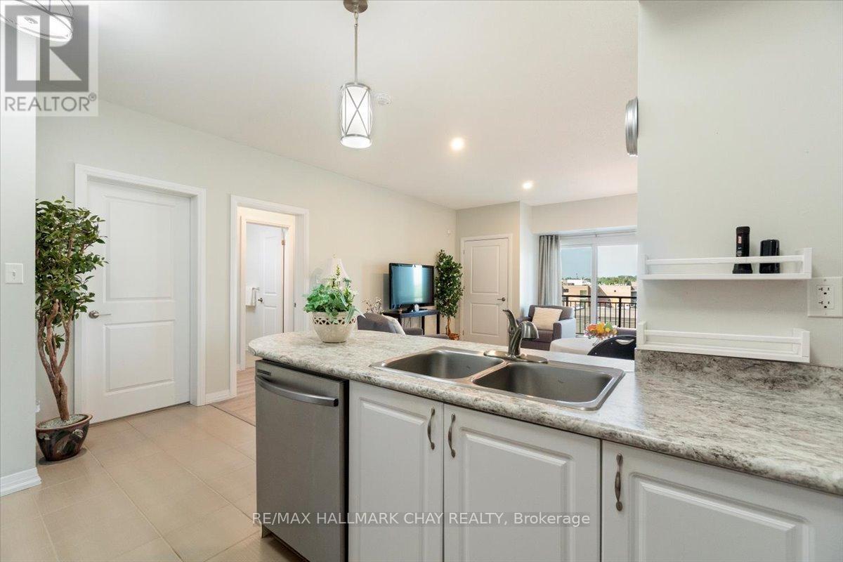 404 - 295 Cundles Road E, Barrie, Ontario  L4M 0K8 - Photo 15 - S12219561