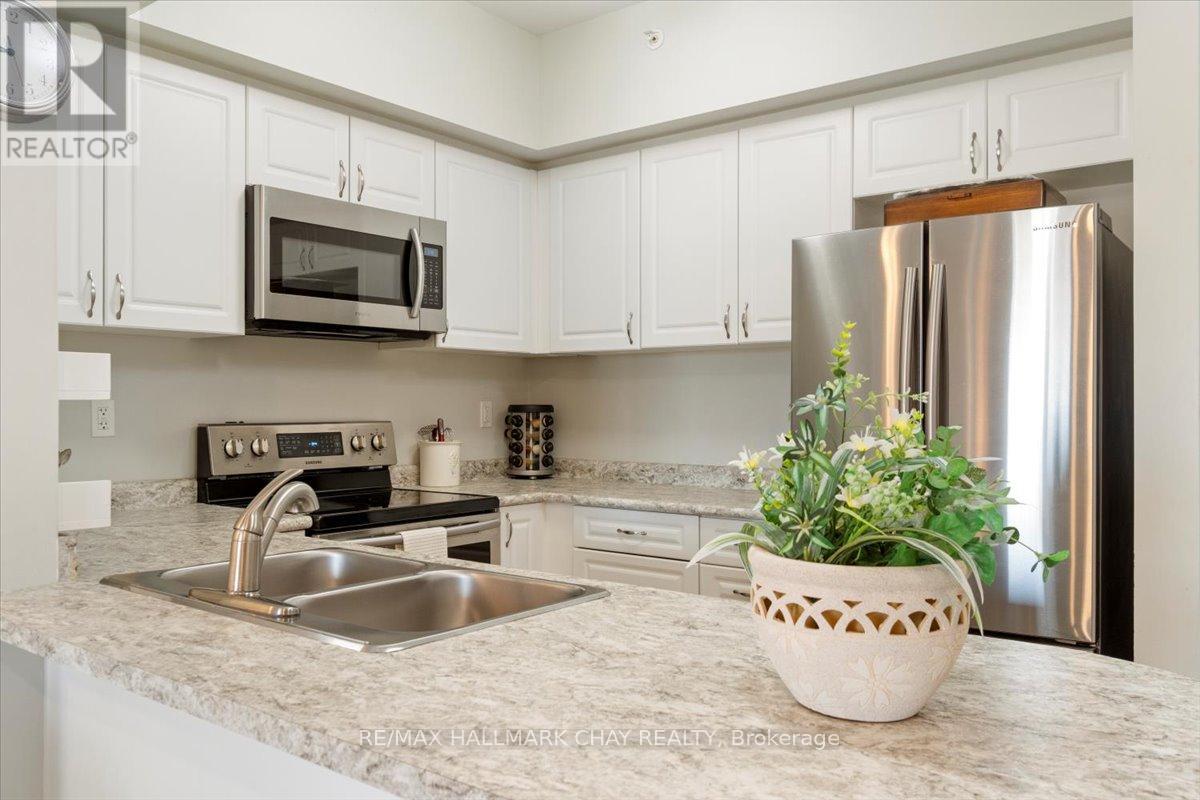 404 - 295 Cundles Road E, Barrie, Ontario  L4M 0K8 - Photo 16 - S12219561