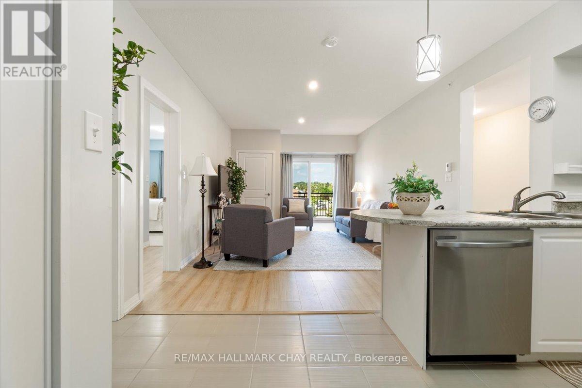 404 - 295 Cundles Road E, Barrie, Ontario  L4M 0K8 - Photo 9 - S12219561