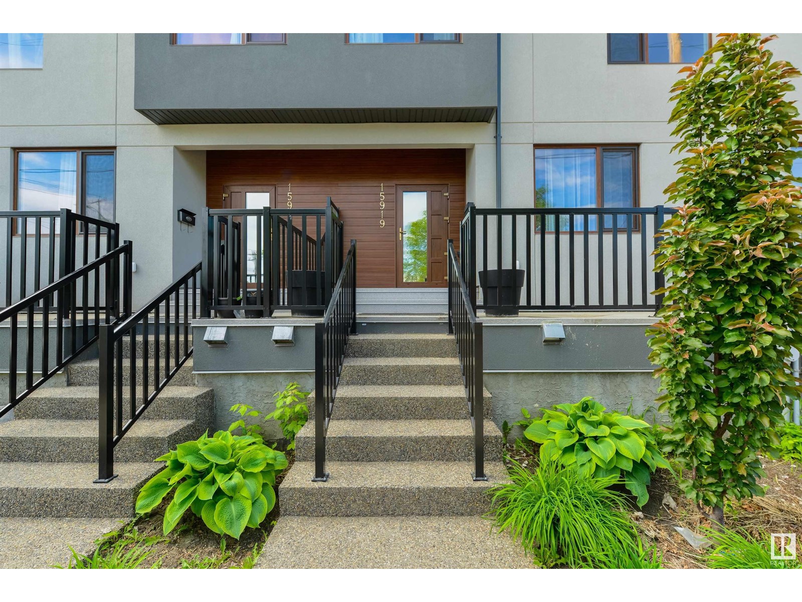 Property at 15919 104 AV NW image 2