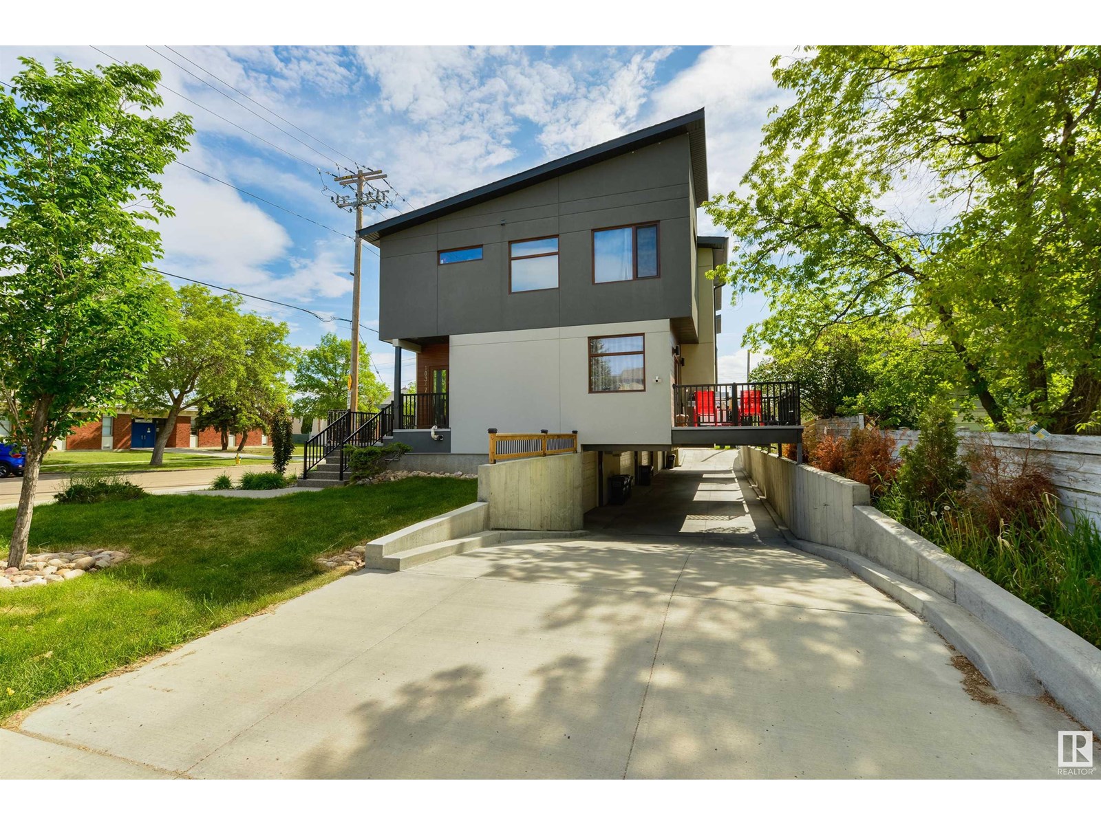 Property at 15919 104 AV NW image 3