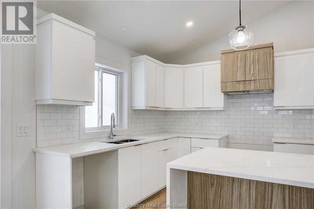 831 Moonrock Avenue, Sudbury, Ontario  P3E 5Z5 - Photo 6 - 2122906