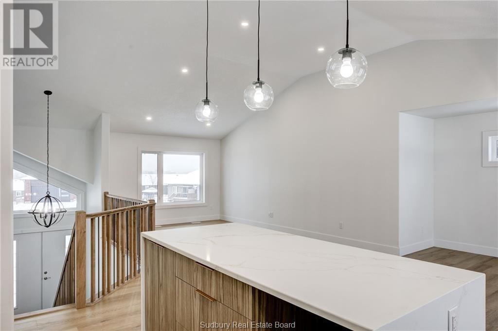 831 Moonrock Avenue, Sudbury, Ontario  P3E 5Z5 - Photo 8 - 2122906