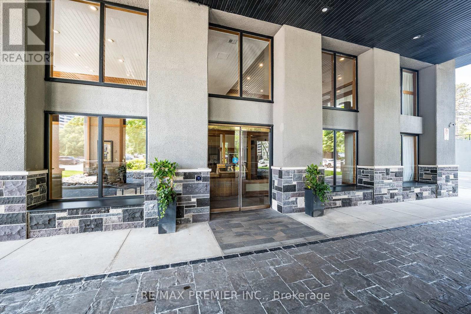 Property at 1606 - 40 RICHVIEW ROAD image 3