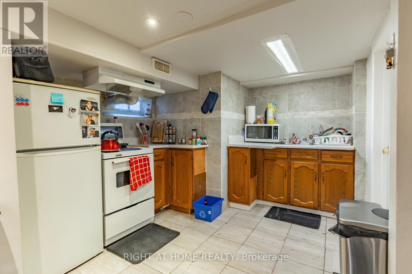 487 Cannon Street E, Hamilton (Gibson), Ontario  L8L 2E5 - Photo 12 - X12219524