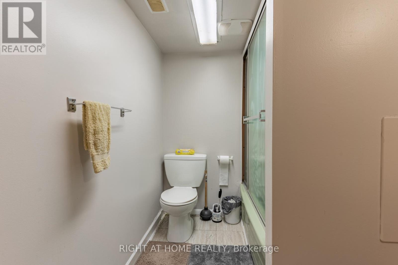 487 Cannon Street E, Hamilton (Gibson), Ontario  L8L 2E5 - Photo 14 - X12219524