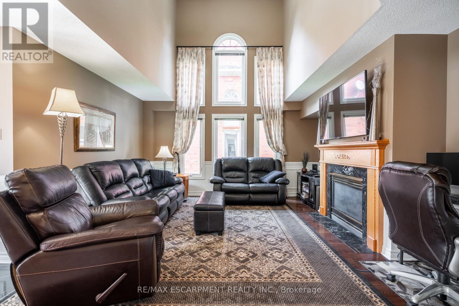 Property at 89 MEADOWLANDS BOULEVARD image 5