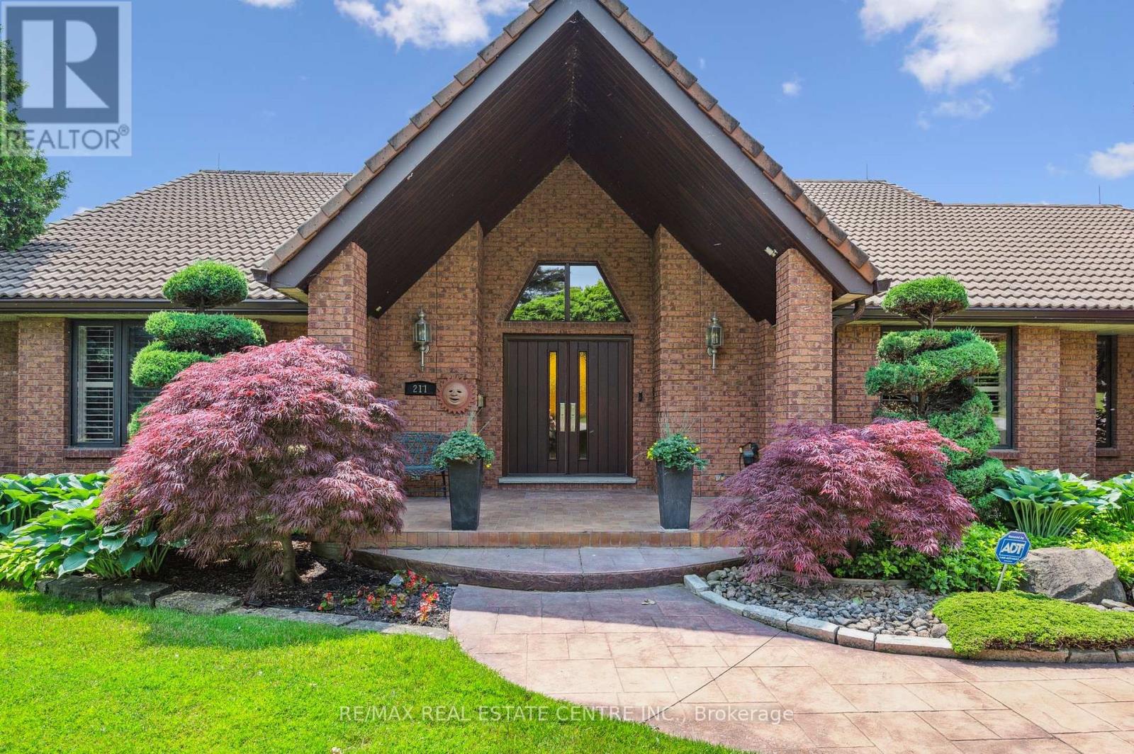 Property at 211 EDGEHILL DRIVE image 3