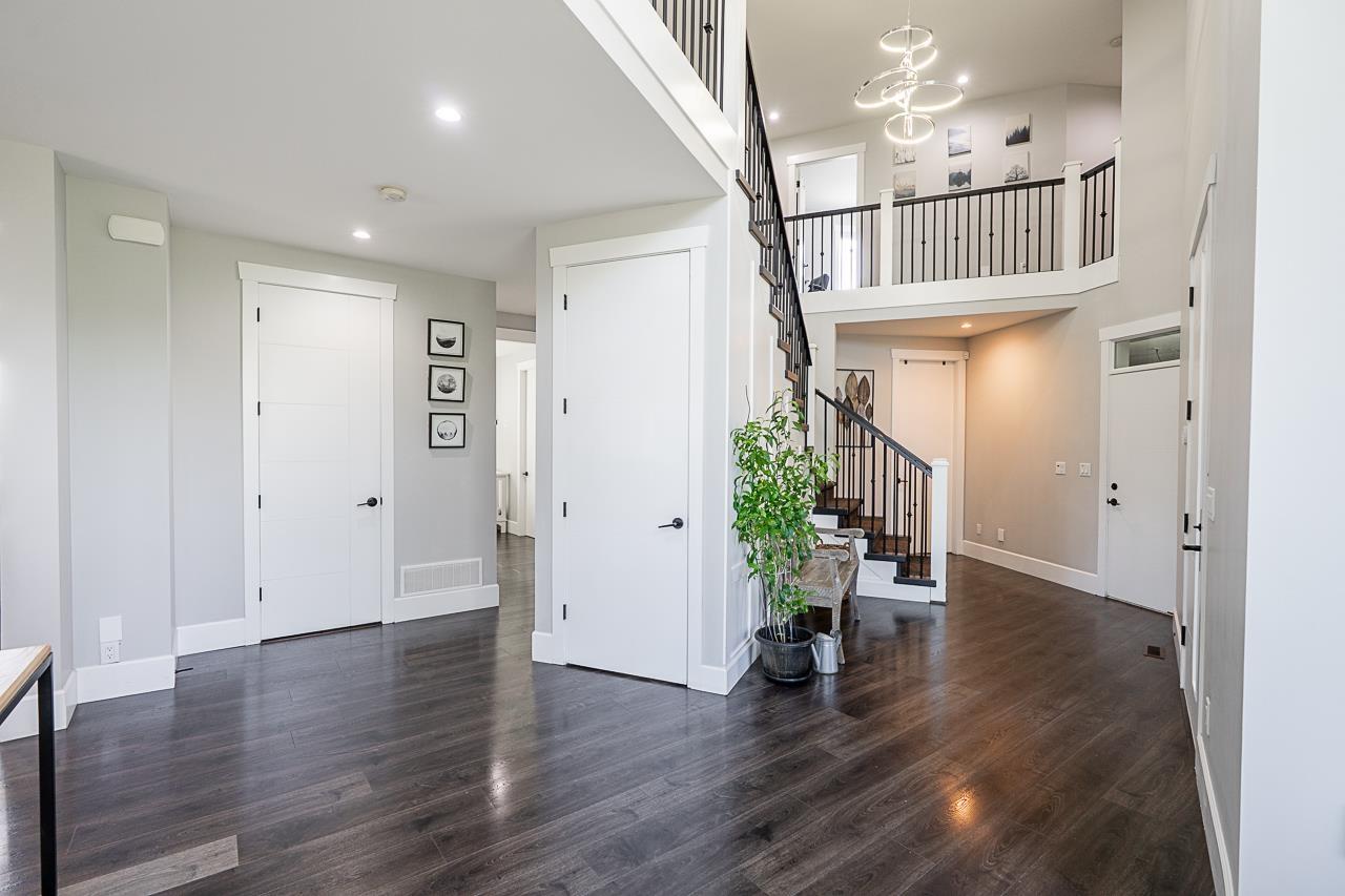 27562 48 Avenue, Langley, British Columbia  V4W 0A3 - Photo 2 - R3015287