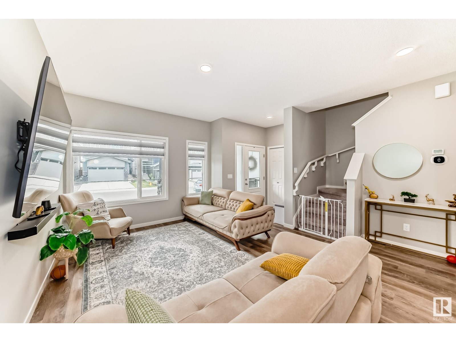 Property at 4727 177 AV NW image 1