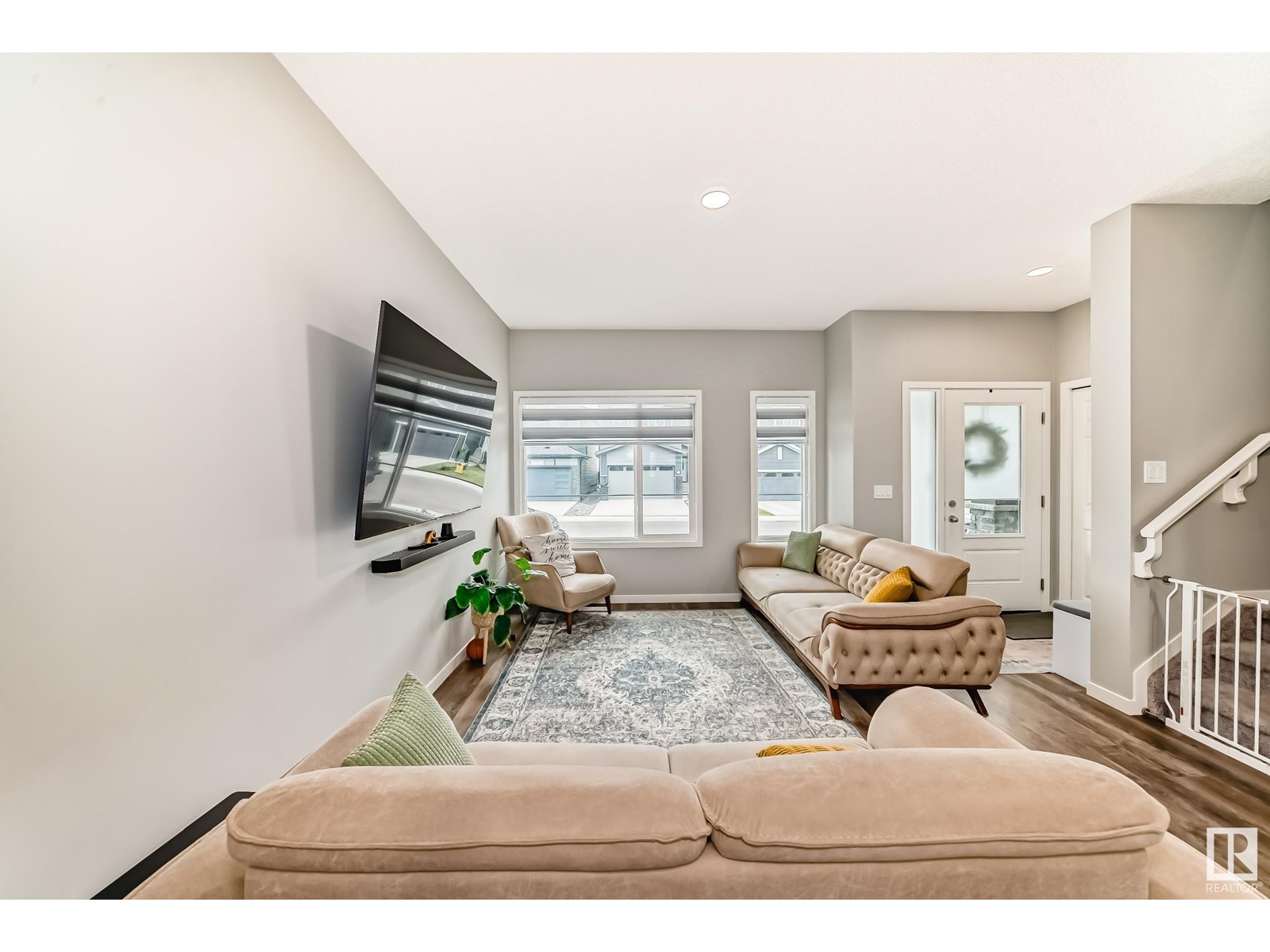 Property at 4727 177 AV NW image 2