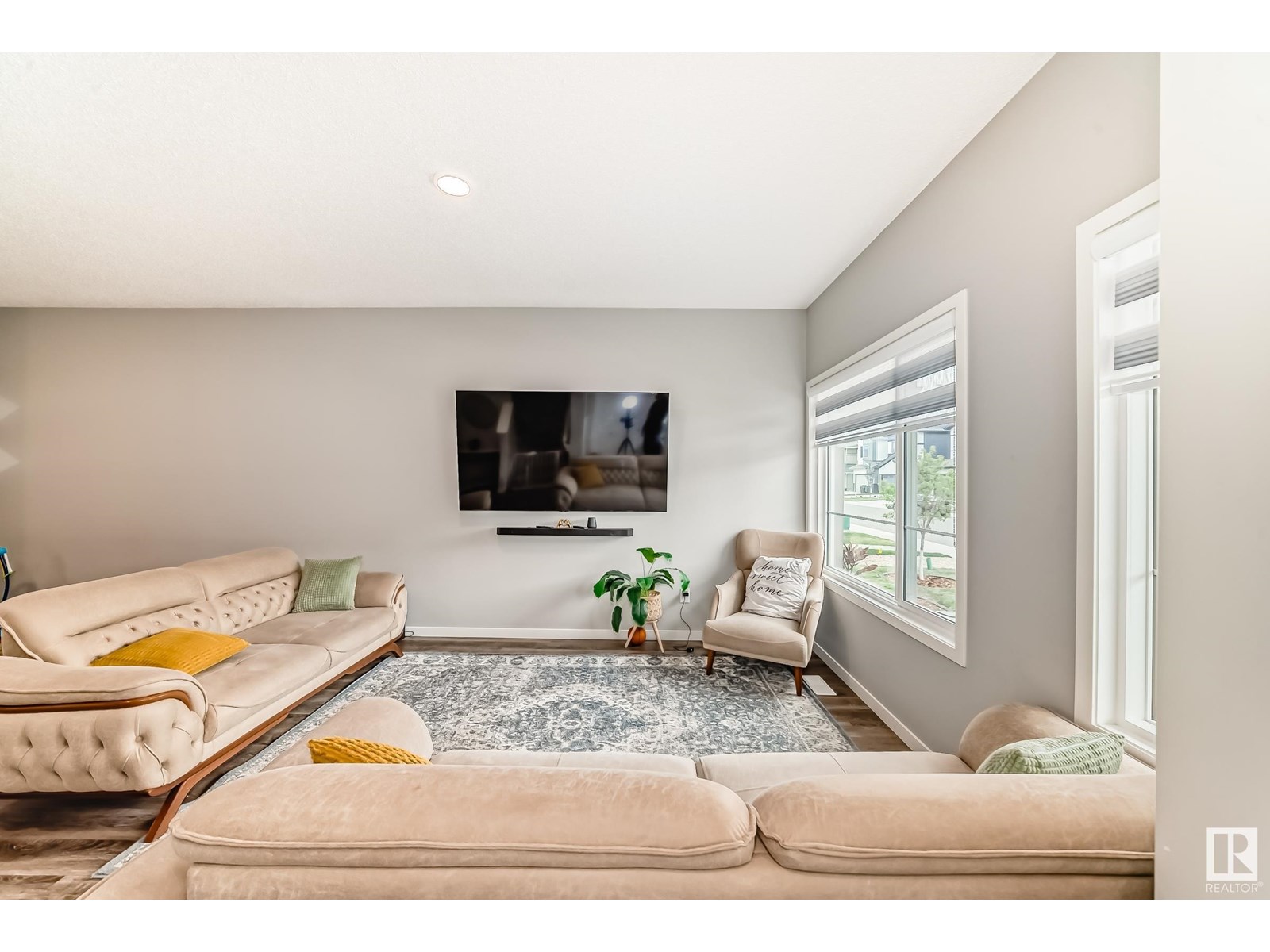 Property at 4727 177 AV NW image 4