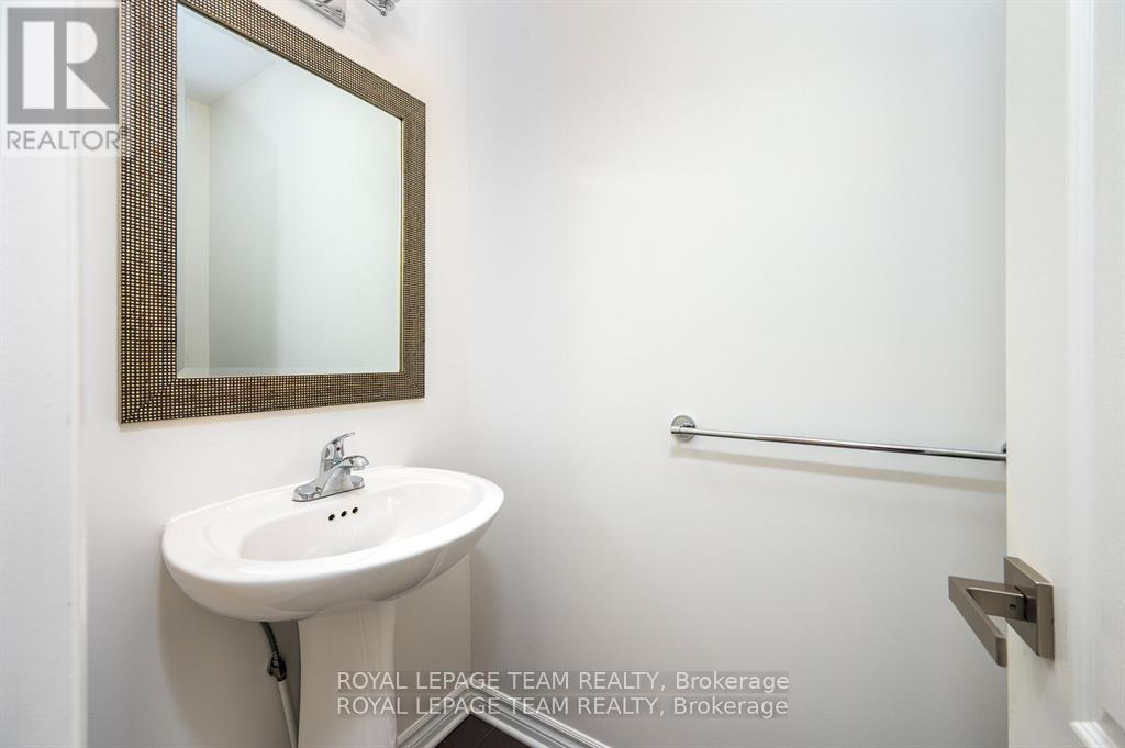104 Helen Rapp Way, Ottawa, Ontario  K1T 0N4 - Photo 16 - X12219911