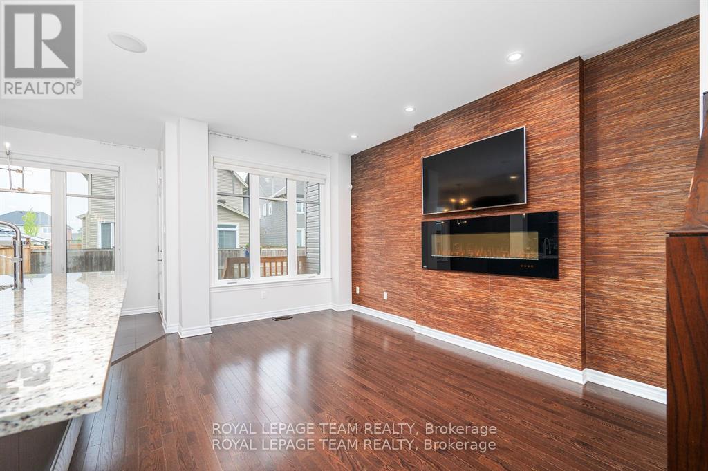 104 Helen Rapp Way, Ottawa, Ontario  K1T 0N4 - Photo 6 - X12219911