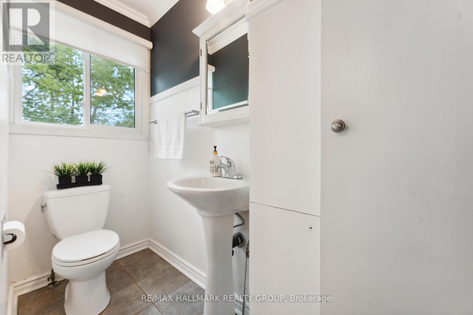 2103 Delmar Drive, Ottawa, Ontario  K1H 5P6 - Photo 16 - X12219912