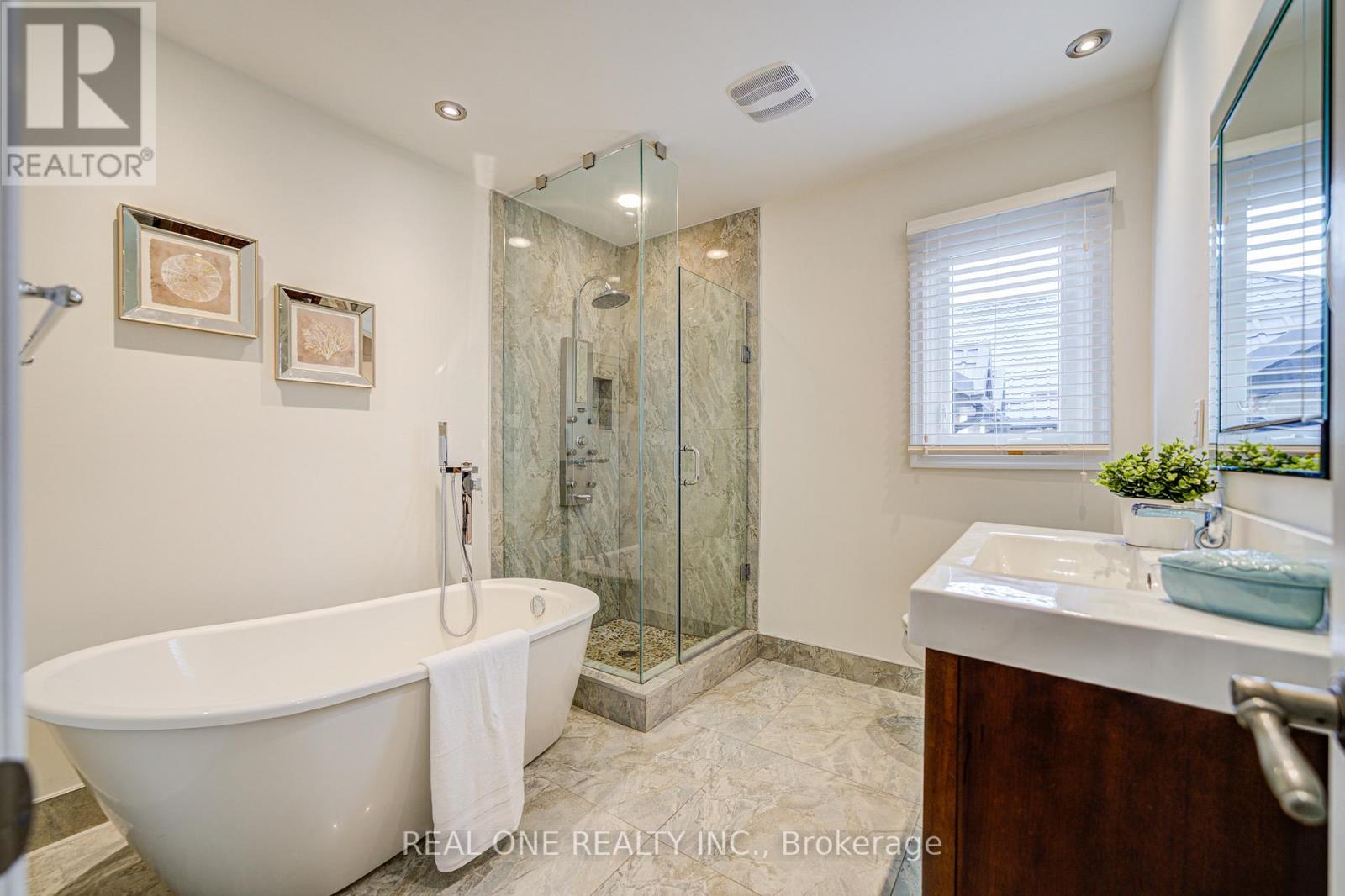 45 Glenayr Road, Richmond Hill, Ontario  L4B 2V8 - Photo 38 - N12123341