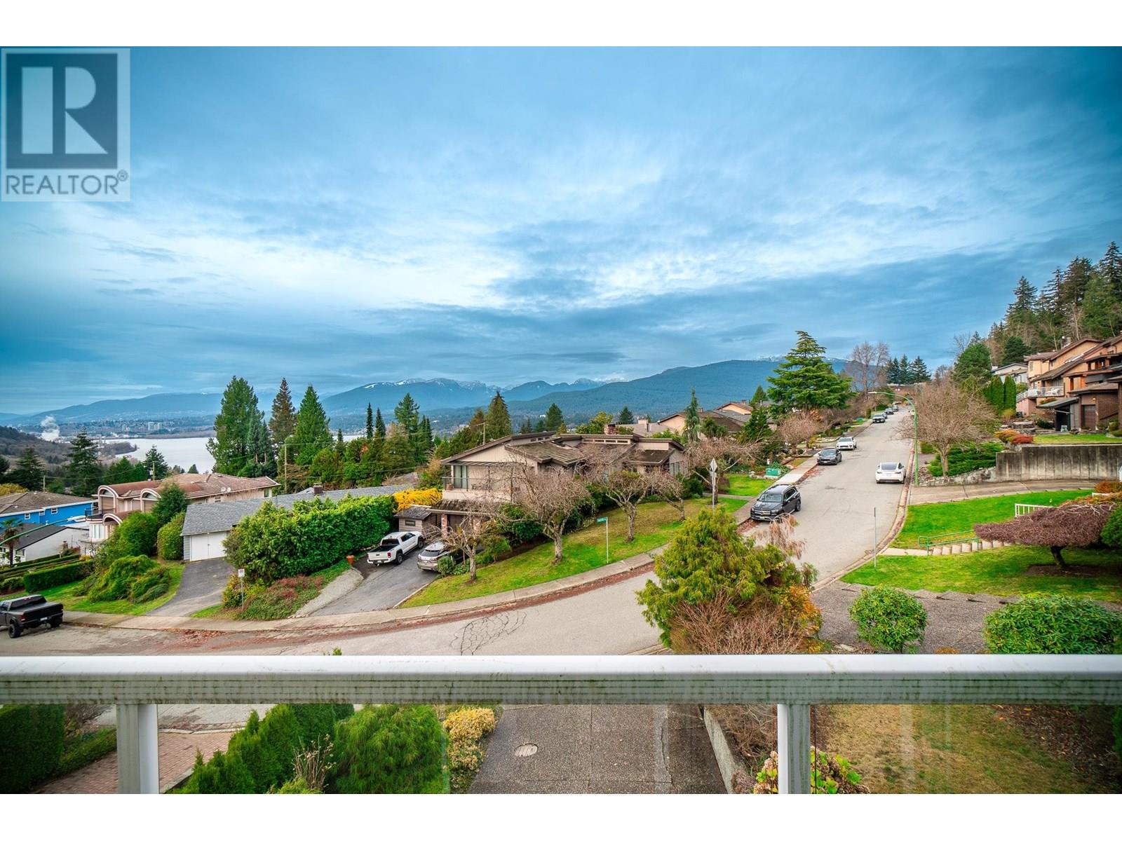 Property at 7370 PANDORA STREET image 5