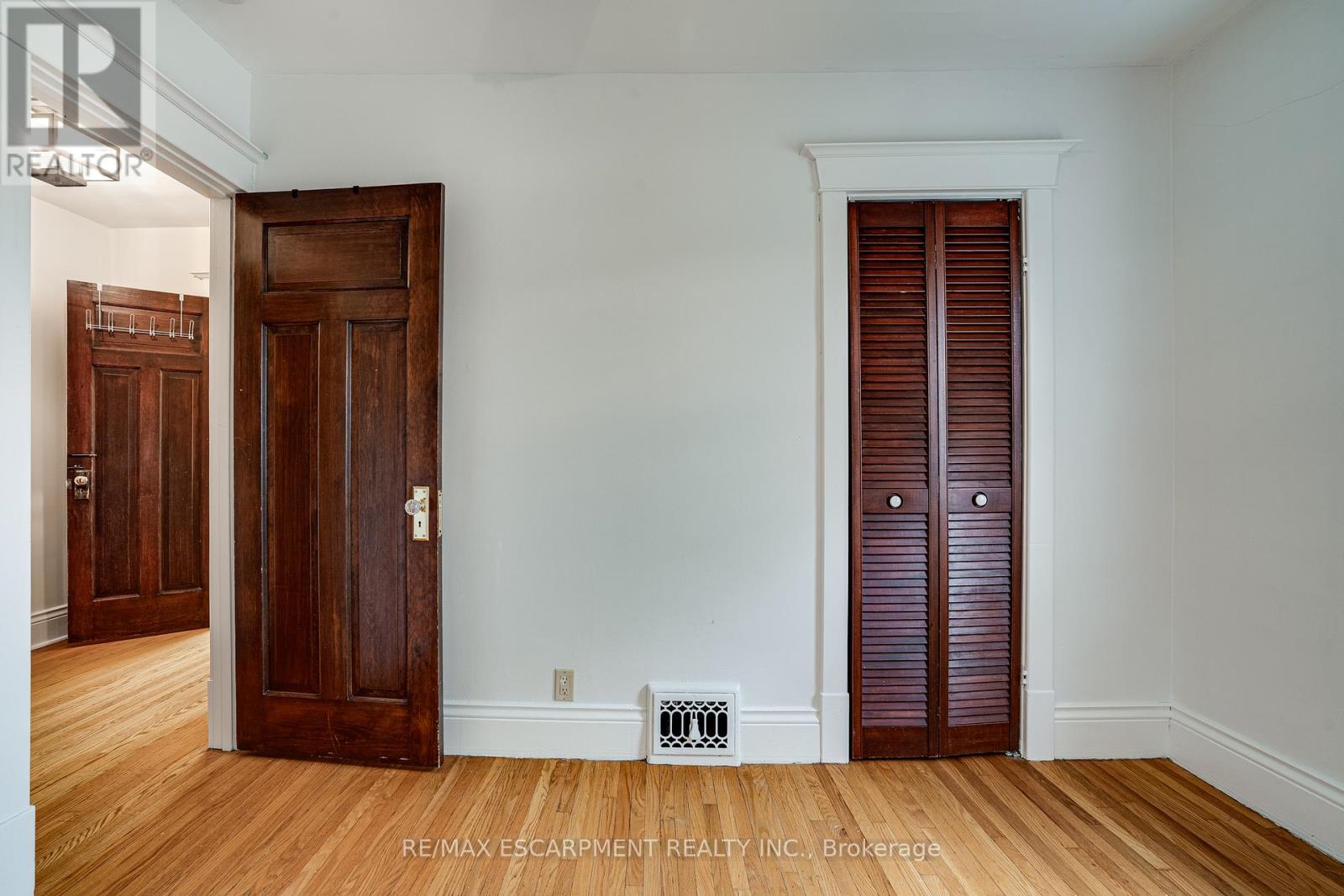 64 South Oval Street, Hamilton, Ontario  L8S 1P8 - Photo 28 - X12125871
