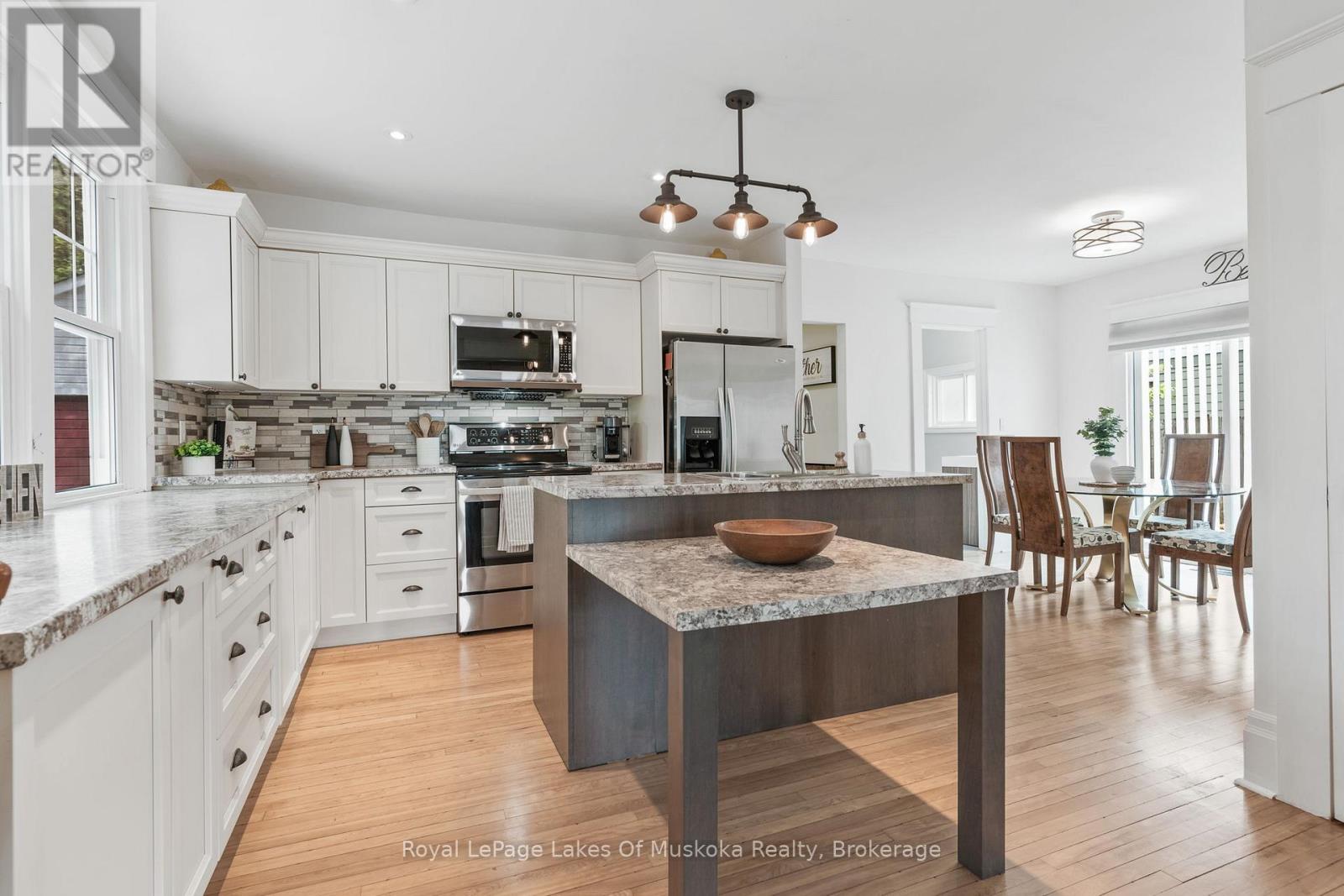 8 North Road, Lake Of Bays, Ontario  P0B 1A0 - Photo 10 - X12219922