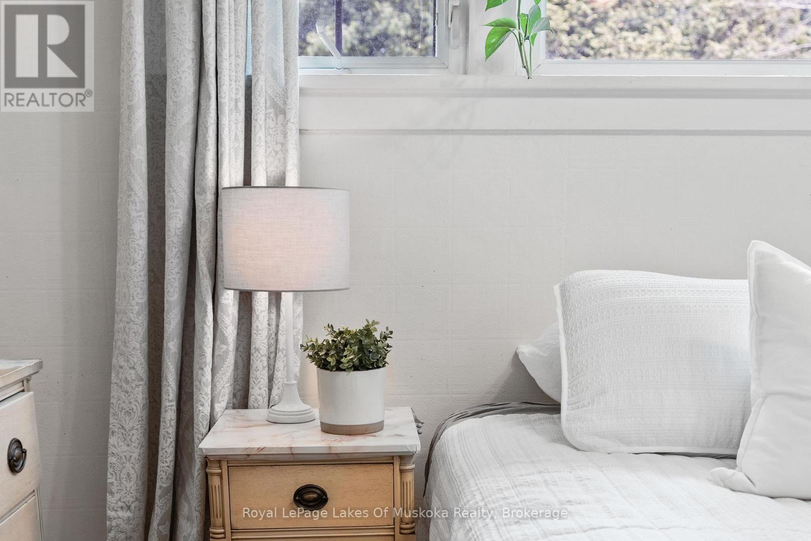 8 North Road, Lake Of Bays, Ontario  P0B 1A0 - Photo 30 - X12219922