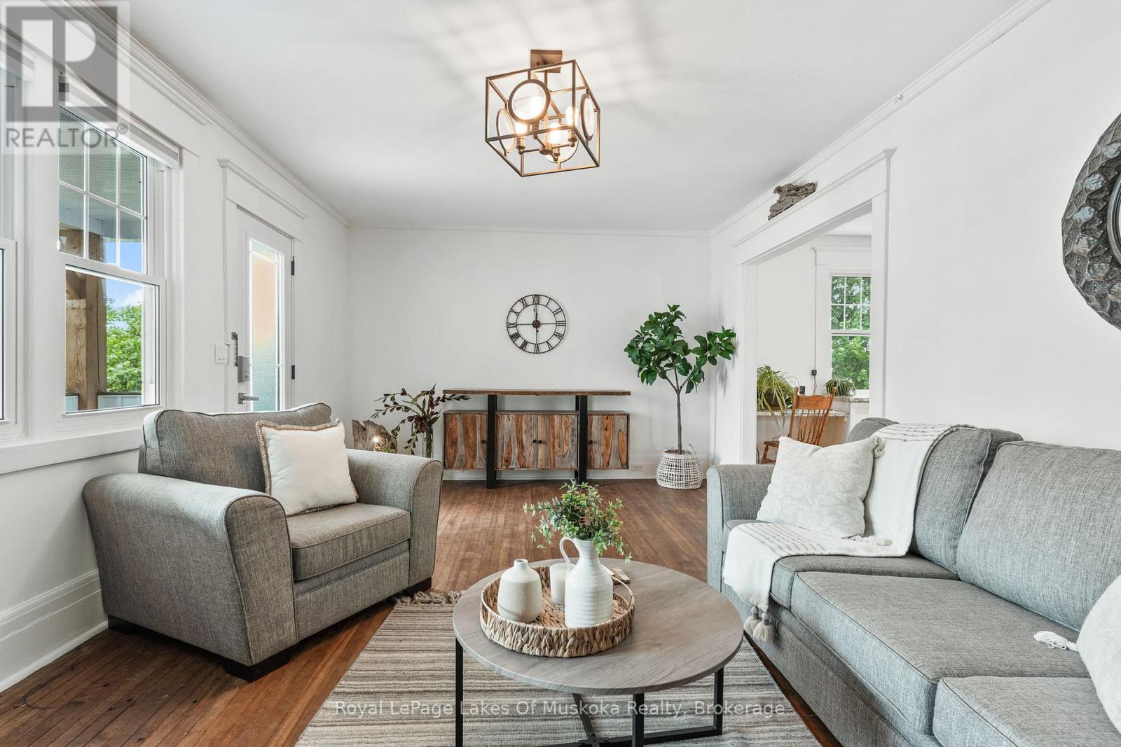 8 North Road, Lake Of Bays, Ontario  P0B 1A0 - Photo 9 - X12219922