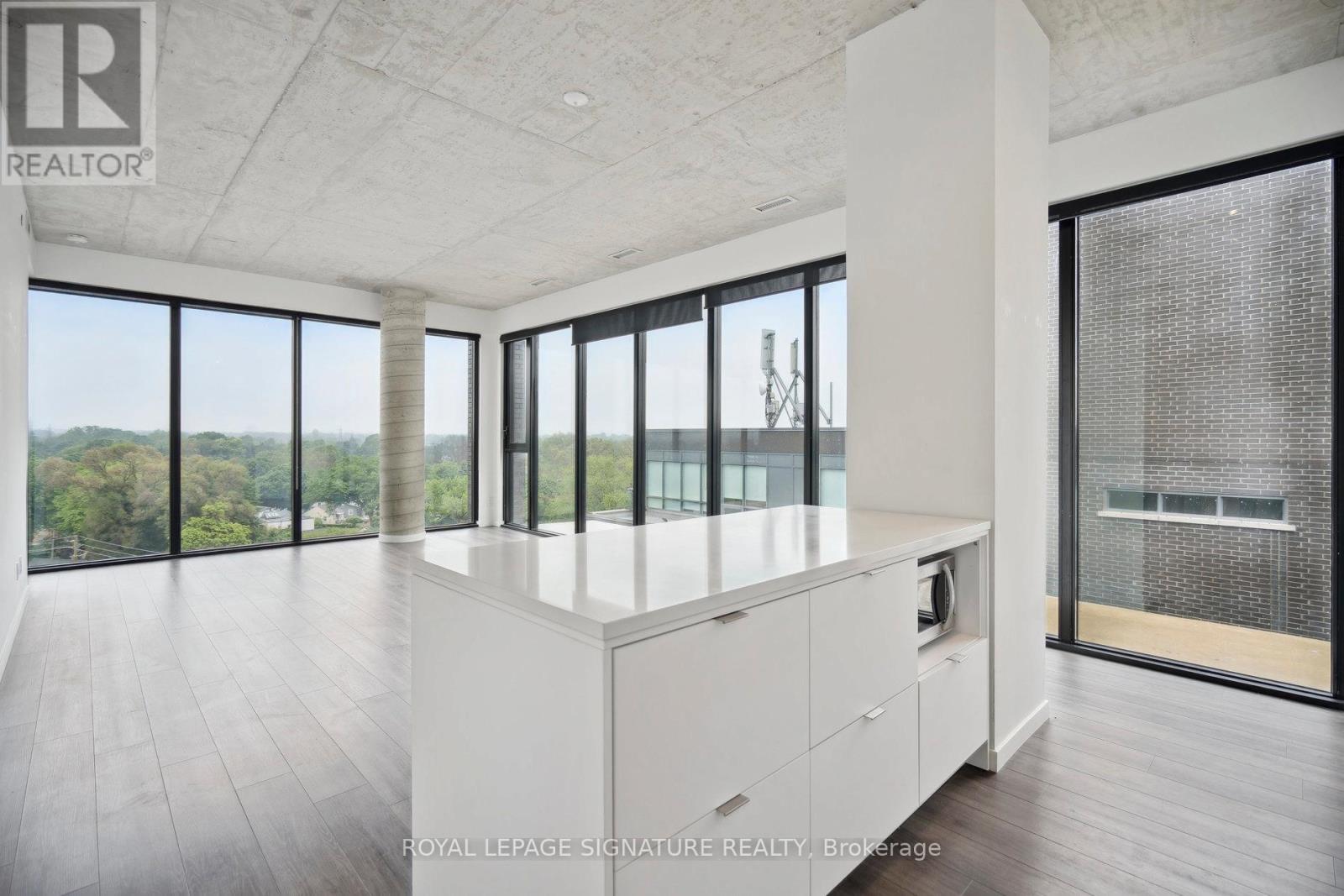808 - 7 Smith Crescent, Toronto, Ontario  M8Z 0G3 - Photo 8 - W12214585